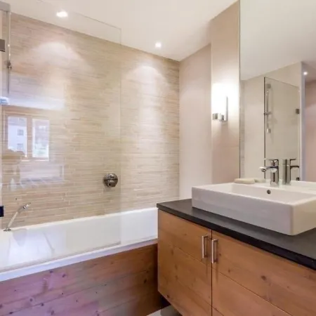 Apartment Magnifique Au Centre De Val-d'isere, Proche Pistes Et Commerces - Fr-1-519-1