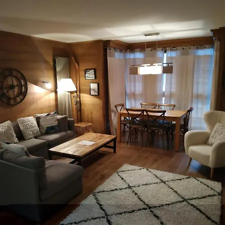 Apartment Magnifique Au Centre De Val-d'isere, Proche Pistes Et Commerces - Fr-1-519-1